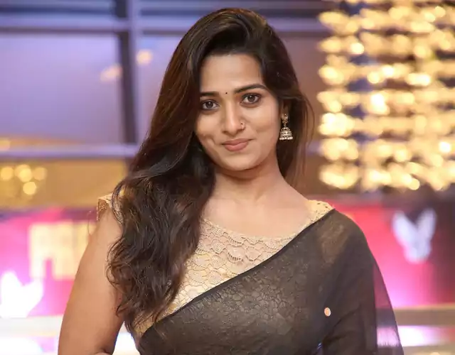 Rekha Nirosha Radiates Timeless Elegance in Black